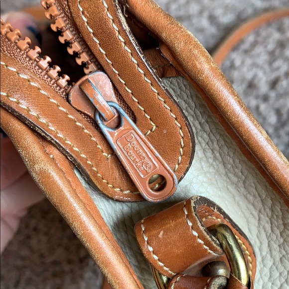 Vintage Dooney & Bourke crossbody purse - Picture 16 of 16